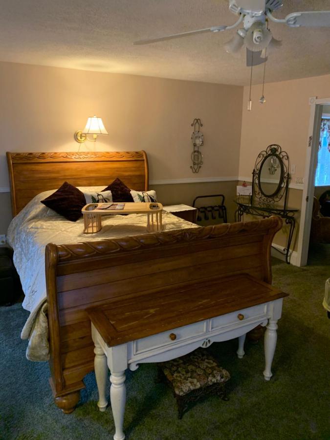 Emerald Necklace Inn Bed And Breakfast Lakewood Ngoại thất bức ảnh